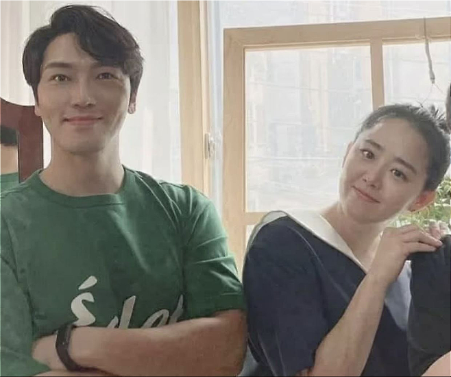 문근영(오른쪽)과 정평. 정평 인스타그램 캡처
