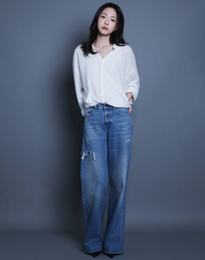 배우 손나은