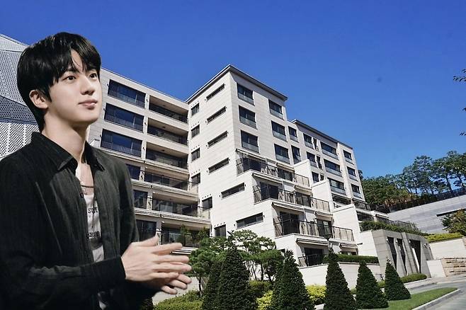 방탄소년단(BTS) 멤버 진(본명 김석진)이 보유하고 있던 서울 용산구 한남동 고급주택 ‘한남더힐’ 한 채를 올해 4월 127억원에 매도한 것으로 확인됐다. [진 인스타그램·네이버 부동산갤러리]