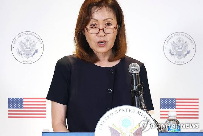 성명 발표하는 미셸 스틸 주한미국대사 (영종도=연합뉴스) 신준희 기자 = 주한미국대사에 부임한 미셸 스틸 대사가 30일 인천국제공항을 통해 한국에 도착, 2터미널 행사장에서 성명을 발표하고 있다. 2026.7.30 hama@yna.co.kr