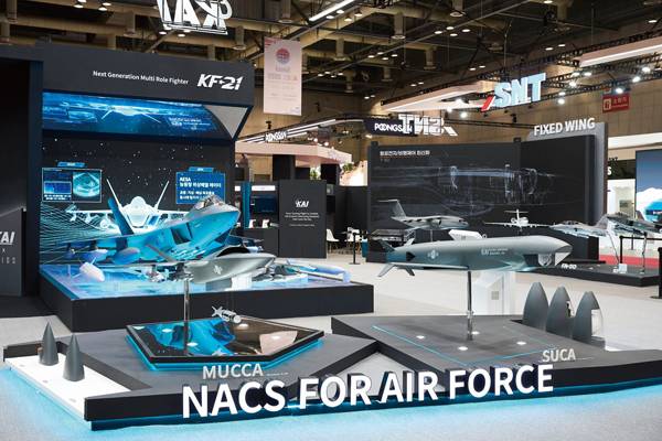 'ADEX 2025에 전시된 KAI 차세대 공중전투체계(NACS)'. / KAI