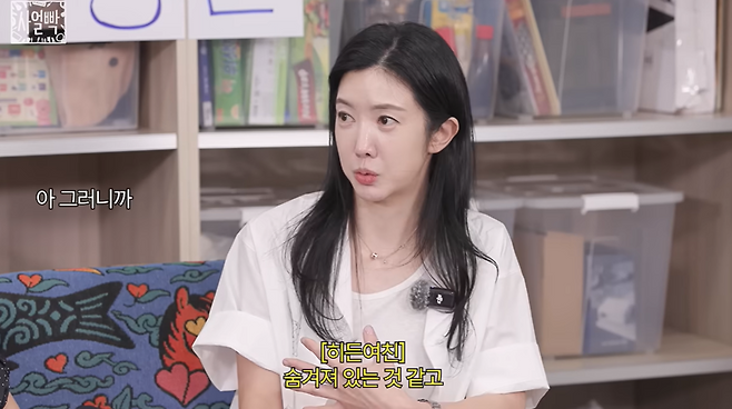 Chef Do-Yoon Kim and actress Kim Seo-yeon, who appeared on the Netflix variety show Culinary Class Wars, have revealed that they have been dating for four years. The two appeared together on content from the YouTube channel Studio Slam and candidly shared their feelings and the reasons why they had to keep their relationship a secret.Kim Seo-yeon confessed that she felt hurt because her boyfriend did not disclose their relationship, such as by not tagging her on social media. In response, Chef Do-Yoon Kim explained that he had been cautious out of concern for the burden his partner might face if a sudden public issue arose.Through this broadcast, Kim Seo-yeon revealed their relationship for the first time, relieving the frustration she felt regarding their long-hidden romance. Since making her debut in the 1999 film Memento Mori (Whispering Corridors 2), Kim Seo-yeon has continued her acting career, appearing in dramas such as Taejong Yi Bang-won and Hyosims Family: Each Man for Her Own Effort.
