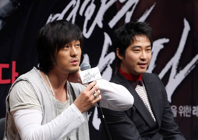 영화 <영화는 영화다>의 두 주인공 소지섭(왼쪽)과 강지환. 연합뉴스