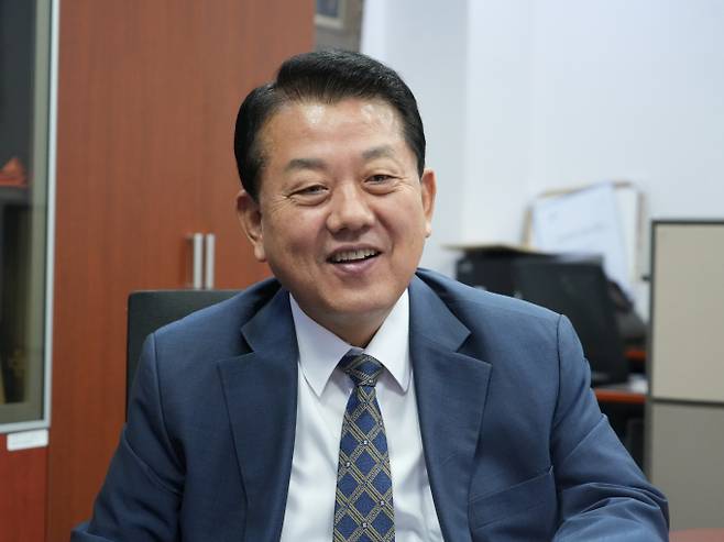 김병주 더불어민주당 의원(재선·경기 남양주시을)이 최근 서울 여의도 국회 의원회관에서 '동행미디어 시대'와 인터뷰하고 있는 모습. / 사진=김병주 의원실