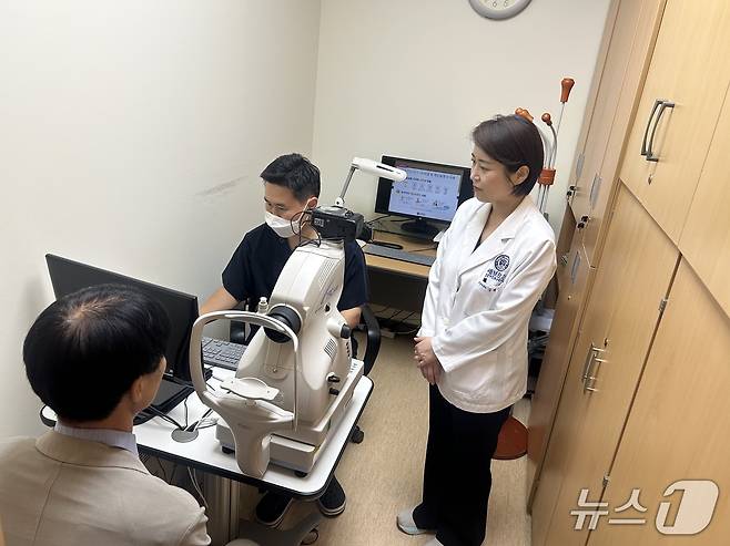 메디웨일의 망막 기반 AI 솔루션 '닥터눈' 시연 장면. 2026.8.4 ⓒ 뉴스1 문대현 기자