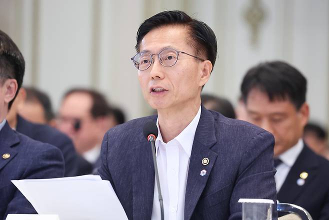 (서울=뉴스1) 이재명 기자 = 김용선 지식재산처장이 4일 청와대 영빈관에서 열린 산업통상부, 기후에너지환경부, 지식재산처, 원자력안전위원회, 기상청 2차 업무보고에서 업무보고를 하고 있다. 2026.8.4/뉴스1