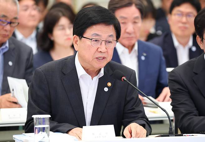 최교진 교육부 장관이 5일 청와대 영빈관에서 열린 교육부, 국가교육위원회, 문화체육관광부, 국가유산청 2차 업무보고에서 업무보고를 하고 있다. (사진=뉴스1)