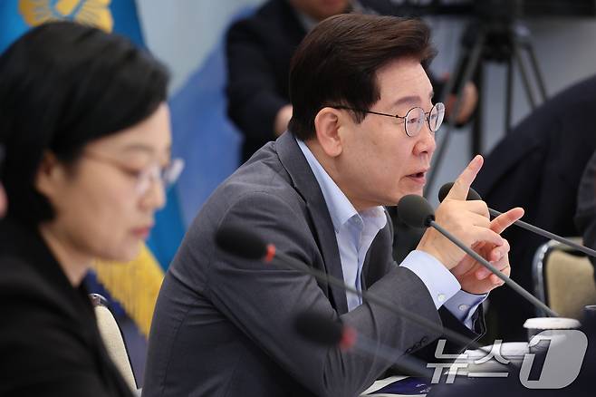 이재명 대통령이 5일 청와대 영빈관에서 열린 외교부, 통일부, 국방부, 국가보훈부 2차 업무보고에서 발언을 하고 있다. (청와대통신사진기자단) 2026.8.5 ⓒ 뉴스1 이재명 기자