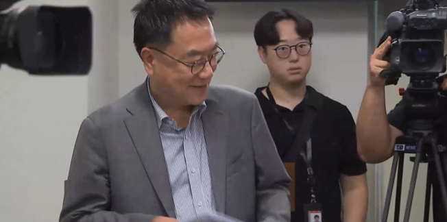 어제(4일) 국회 의원회관에서 열린 '보완수사권 폐지 지옥문이 열렸다' 토론회에 참석하는 서범수 의원의 모습 / 사진=MBN