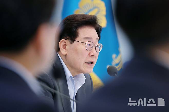 [서울=뉴시스] 조성봉 기자 = 이재명 대통령이 5일 청와대에서 열린 행정안전부, 법무부, 국무조정실 등에 대한 부처 업무 보고에서 발언하고 있다. 2026.08.05. suncho21@newsis.com