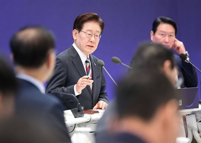 이재명 대통령이 지난 6일 29일 청와대에서 열린 3대 메가프로젝트 국민보고회에서 발언하고 있다. 청와대통신사진기자단. 연합뉴스
