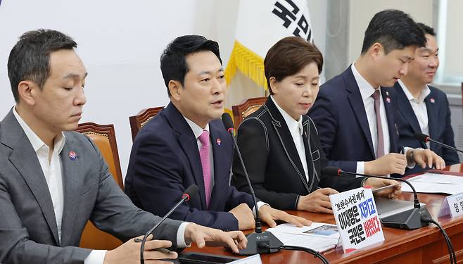 국민의힘 장동혁 대표가 6일 서울 여의도 국회에서 열린 최고위원회의에서 발언하고 있다. /남강호 기자