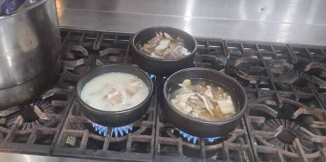 순댓국을 끓이는 화구  [독자 제공. 재판매 및 DB 금지]