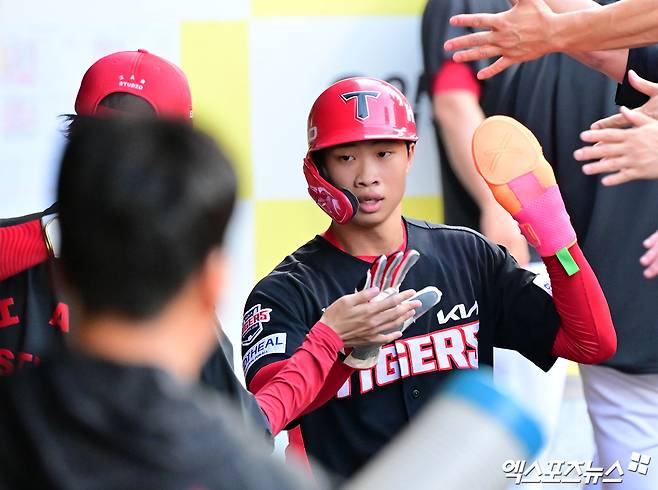 29일 오후 대구삼성라이온즈파크에서 열린 '2026 신한 SOL Bank KBO리그' KIA 타이거즈와 삼성 라이온즈의 경기, 1회초 무사 2루 KIA 박재현이 박상준의 1타점 적시타때 득점에 성공하고 있다. 엑스포츠뉴스 DB