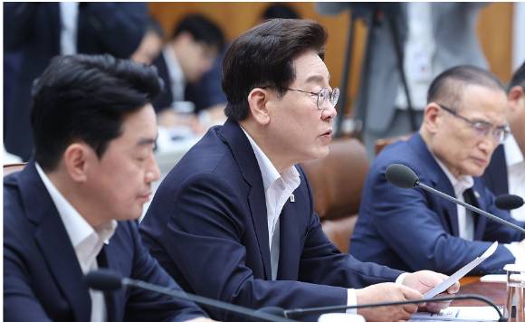 이재명 대통령이 10일 청와대에서 열린 메가프로젝트 민관합동 제2차 점검회의에서 발언하고 있다. 2026.8.10 [청와대통신사진기자단] [사진=연합뉴스]