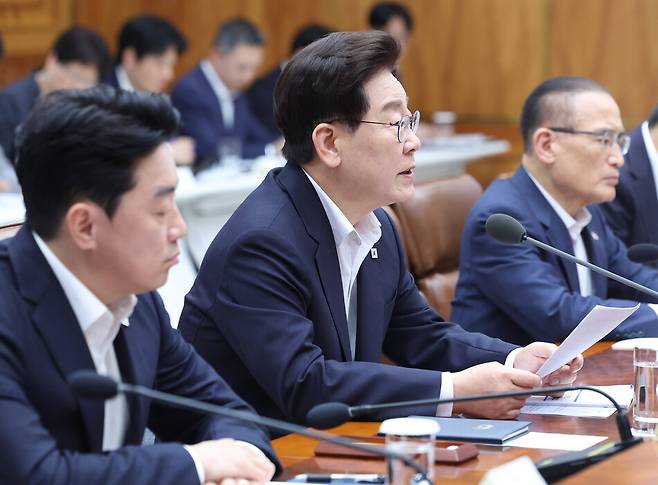 이재명 대통령이 10일 청와대에서 열린 메가프로젝트 민관합동 제2차 점검회의에서 발언하고 있다. 청와대통신사진기자단