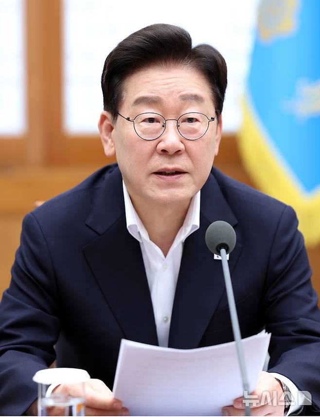 [서울=뉴시스] 조성봉 기자 = 이재명 대통령이 10일 청와대에서 열린 메가프로젝트 2차 민관합동 점검회의에서 발언하고 있다. 2026.08.10. suncho21@newsis.com