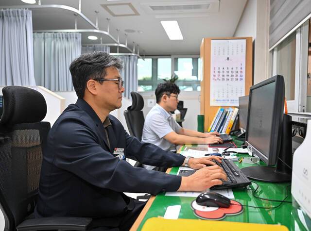 영주시가 도입한 'AI 보이스봇' 당직 모습. /영주시