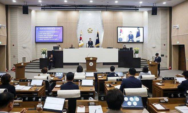 충남 당진시의회가 민선 9기가 출범한 지 한 달여가 다 된 지난달 27일 지각 개원했다. [사진 당진시의회]