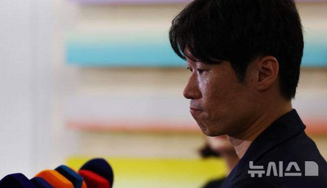 박지성 K축구 혁신위원회 공동위원장이 지난달 27일 서울 종로구 국립현대미술관 회의실에서 열린 'K축구 혁신위원회 4차 회의'를 마친 뒤 취재진 질문을 듣고 있다. /사진=뉴시스
