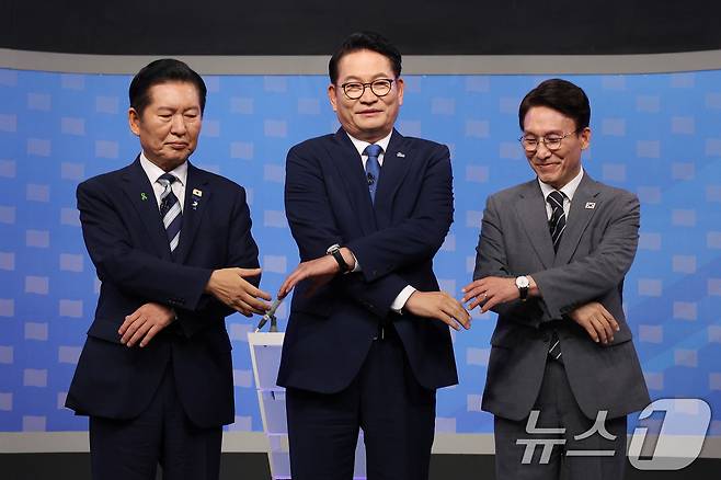 더불어민주당 정청래(왼쪽부터), 송영길, 김민석 당대표 후보. 2026.8.12 ⓒ 뉴스1 국회사진기자단