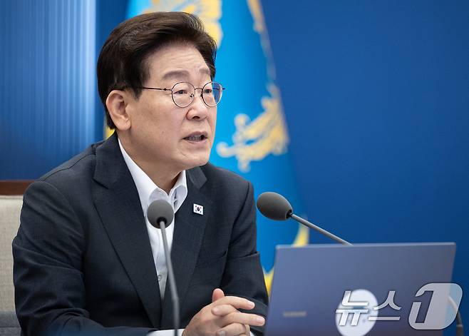 이재명 대통령이 13일 청와대에서 열린 수석보좌관회의에서 발언을 하고 있다. 2026.8.13 ⓒ 뉴스1 이재명 기자