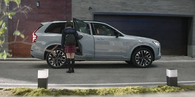 드라마 '지금 불륜이 문제가 아닙니다'에 등장한 볼보 XC90. 볼보자동차코리아 제공.