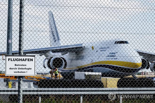 라이프치히 공항 우크라이나 화물기 [EPA=연합뉴스 자료사진. 재판매 및 DB 금지]