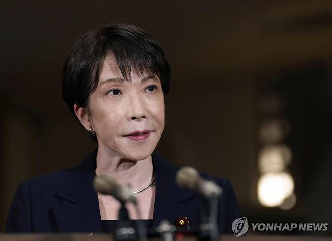 13일(현지시간) 회견서 러시아 대통령의 쿠릴열도(북방영토) 방문 항의하는 다카이치 사나에 일본 총리 [Kyodo/via REUTERS/연합뉴스 자료사진. 재판매 및 DB 금지]