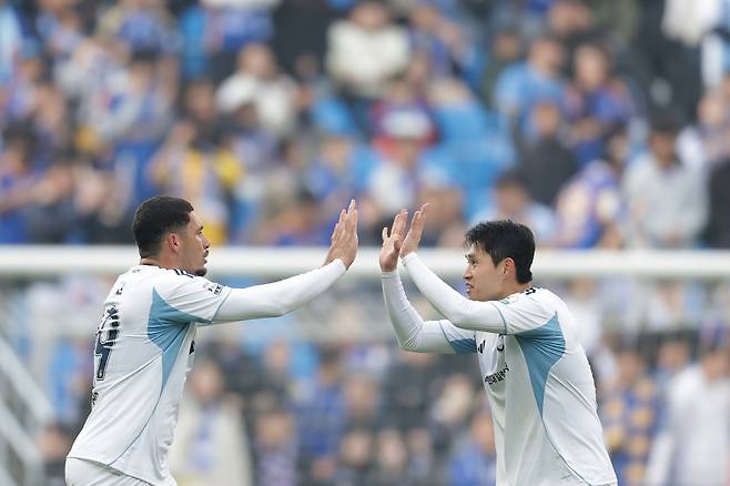 인천축구전용경기장/ K리그1/ 인천유나이티드 vs 울산HDFC/ 울산 야고 득점, 이동경/ 골 세레머니/ photo by Jaehoon Jung
