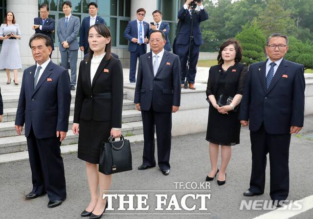 사진은 2019년 6월 30일 판문점 자유의 집에서 열린 북미 판문점회동에 대남 관계를 총괄하는 장금철 외무성 제1부상 겸 10국 국장(오른쪽부터)과 최선희 외무상, 리용호 전 외무상, 김여정 노동당 총무부장, 고 김창선 국무위원회 부장 모습이다. /뉴시스