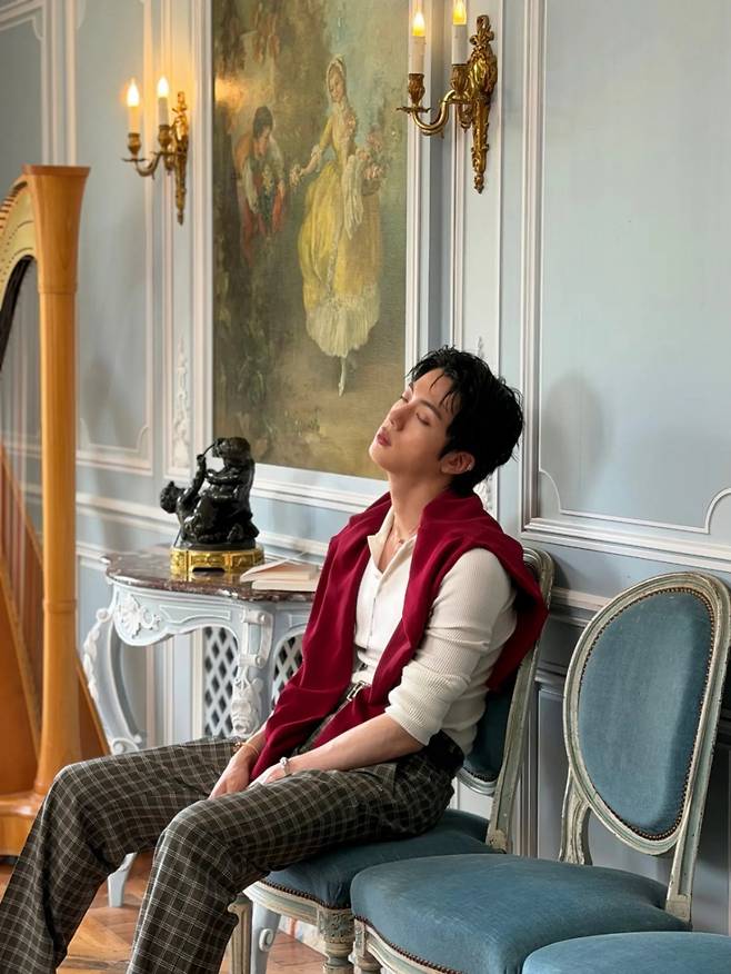 'Príncipe Fred' Jin do BTS, 'Ensaio fotográfico fantástico' que cativou o mundo com elegância