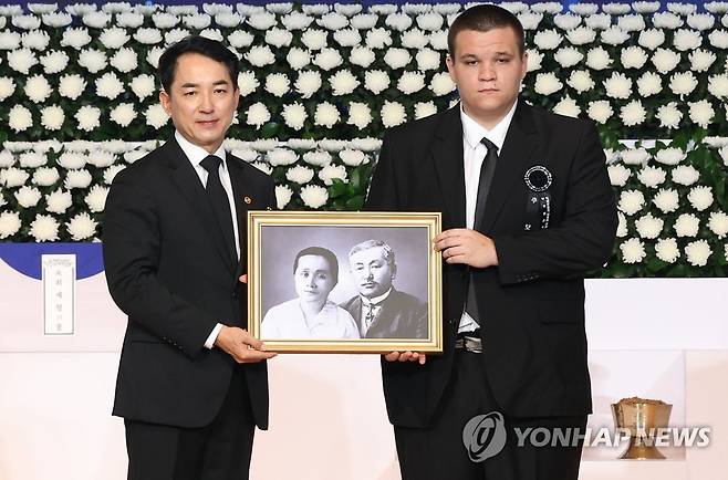 최재형-최 엘레나의 첫 부부 사진 [연합뉴스 자료사진]