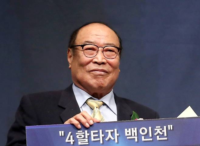 프로야구 첫해인 1982년 고인이 남인 타율 0.412는 우리 프로야구 역사에서 유일한 4할 타율이다. KBO는 고인의 장례를 KBO장으로 치르기로 했다. 연합뉴스