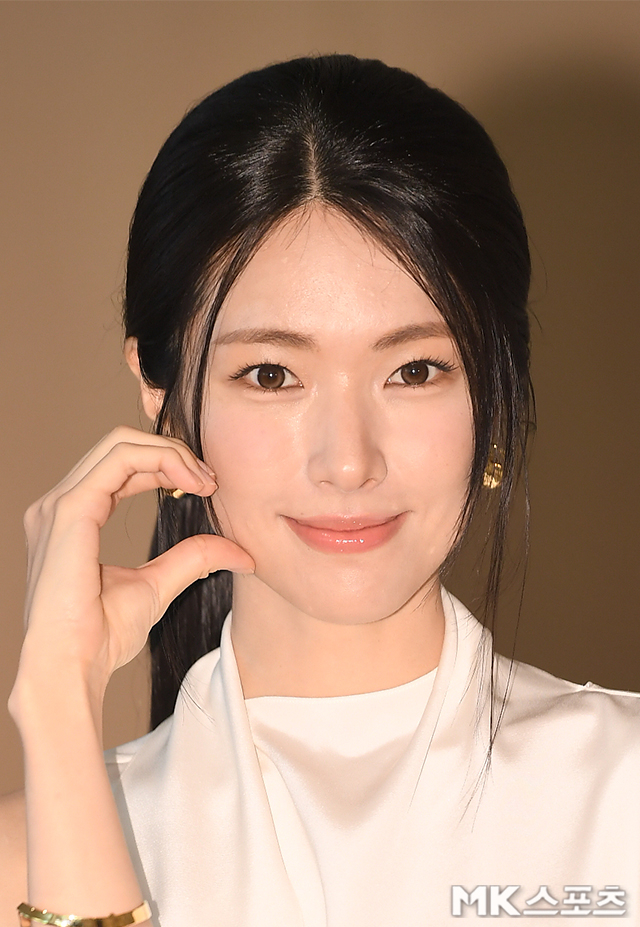배우 하영이 ‘친일 행적 의혹’이 있는 증조부를 여러 차례 자랑한 것이 알려지면서 연일 논란이 일고 있는 가운데, 현직 변호사가 이에 대한 자신의 생각을 밝혔다. / 사진 = 천정환 기자