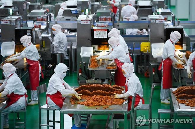 중국 중부 후난성 핑장현의 식료품 공장 [AFP 연합뉴스]