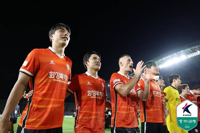 지난해 39경기를 치르면서 9승을 거둔 화성인데 올 시즌은 그 절반 일정이 끝난 시점에 두 자릿수 승리를 기록했다. (한국프로축구연맹 제공)