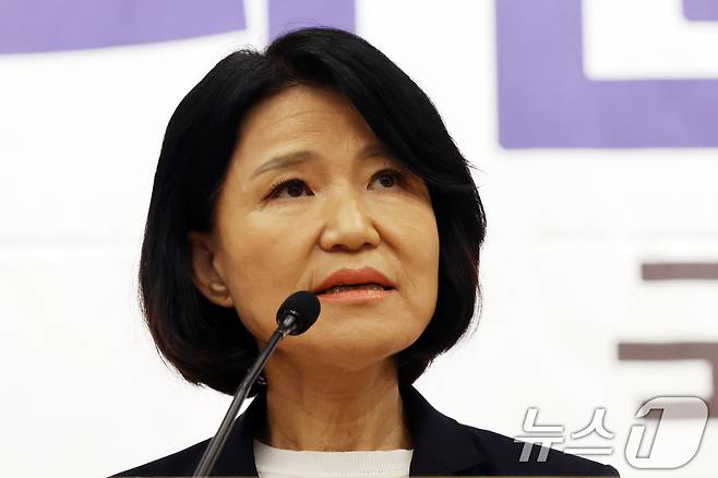 이진숙 국민의힘 의원이 13일 오후 서울 여의도 국회 도서관에서 열린 '5·18 민주화운동의 재조명 국회공개포럼'에서 환영사를 하고 있다. 2026.8.13 ⓒ 뉴스1 황기선 기자