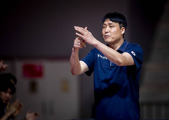 신종석 U18 남자농구 대표팀 감독.(FIBA 제공)