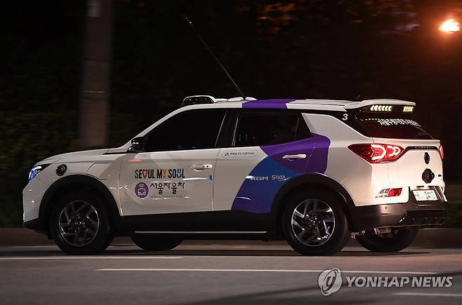 강남 일대에서 운행하는 심야 자율주행 택시 [연합뉴스 자료사진]