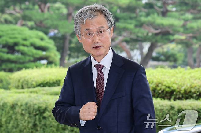 조희대 대법원장이 20일 서울 서초구 대법원으로 출근하고 있다. 2026.8.20 ⓒ 뉴스1 김도우 기자