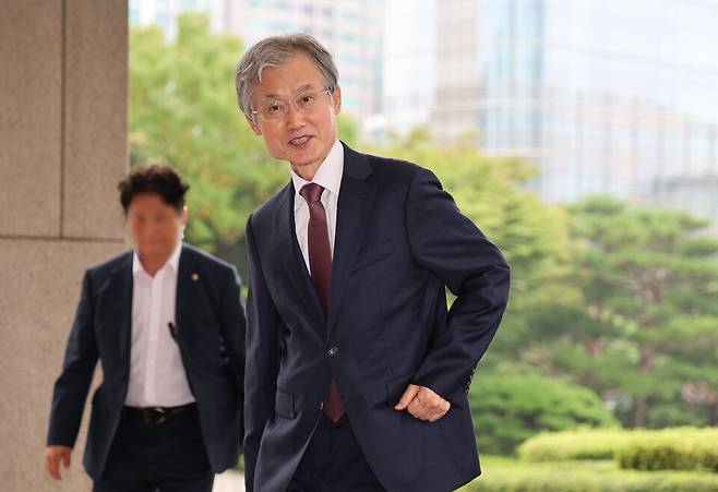 조희대&nbsp;대법원장이 20일 서울 서초구 대법원으로 출근하고 있다. ⓒ연합뉴스