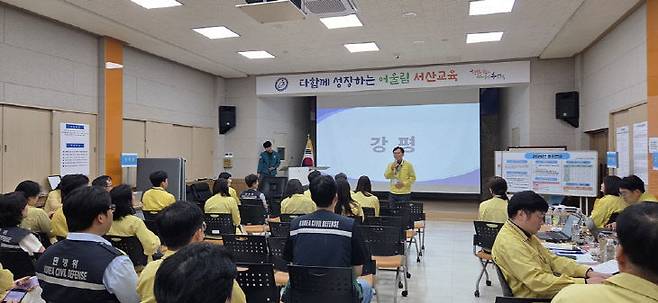 서산교육지원청, 을지연습 연계 공습대비 대피훈련 모습(사진=서산교육지원청 제공)