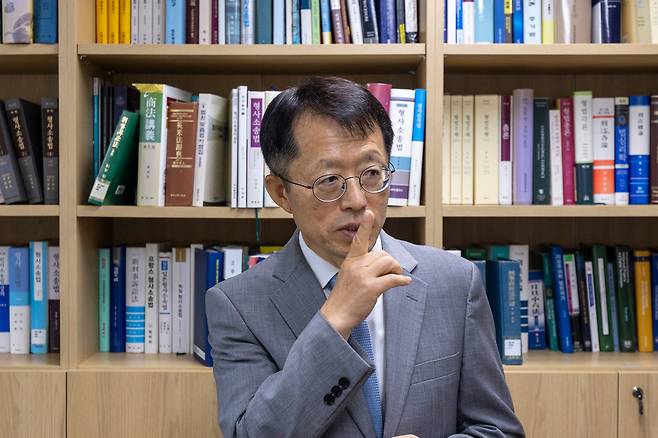 판사 출신 형사법 권위자로, 대법원 양형위원장을 지낸 이상원 서울대 법대 명예교수는 "10월 법 시행 전 최소한이라도 재개정하지 않으면 형사사법 시스템이 붕괴될 수 있다"고 우려했다. /김지호 기자
