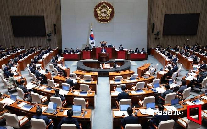 구윤철 부총리 겸 재정경제부 장관이 24일 국회에서 열린 예산결산특별위원회 1차 전체회의에서 2025회계연도 결산 보고를 하고 있다. 2026.8.24 김현민 기자
