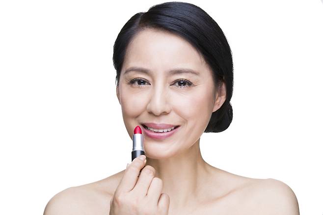 홍콩의 한 백화점 화장품 매장에서 88세 노인에게 약 1800만원 상당의 구매 강요가 있었단 주장이 제기돼 세관 당국이 조사에 나섰다. 기사 내용과 관련이 없는 자료사진./사진=게티이미지뱅크.
