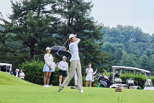 SK텔레콤 어댑티브 오픈에서 티샷하는 김선영