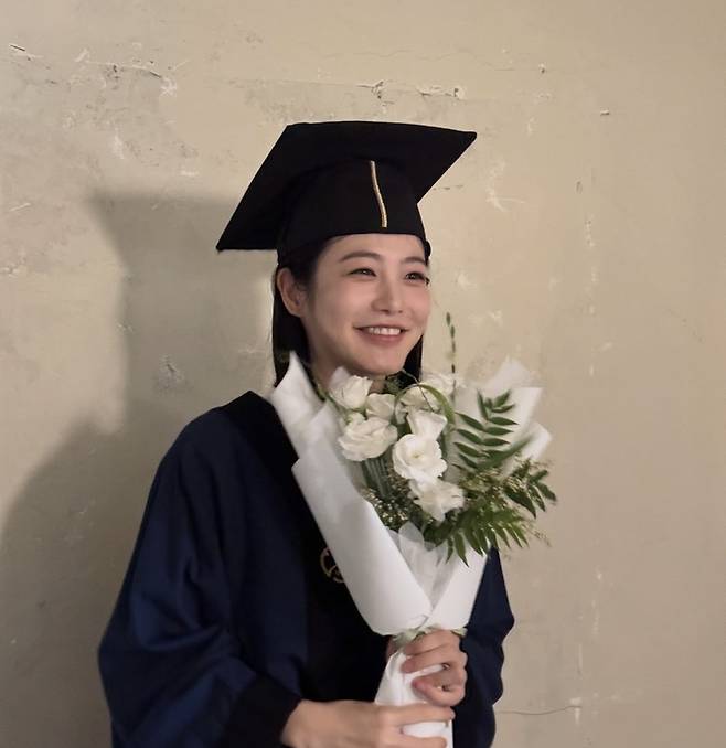 사진｜신예은 SNS