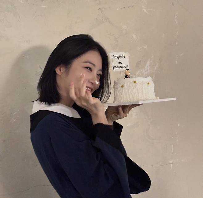 사진｜신예은 SNS