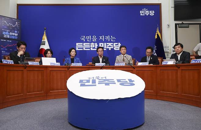 김민석 더불어민주당 당대표가 24일 오전 서울 여의도 국회에서 열린 최고위원회의에서 발언하고 있다. 2026.08.24 서울=뉴시스